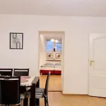 Przestronny Pokoj W Mieszkaniu Na Filipa
